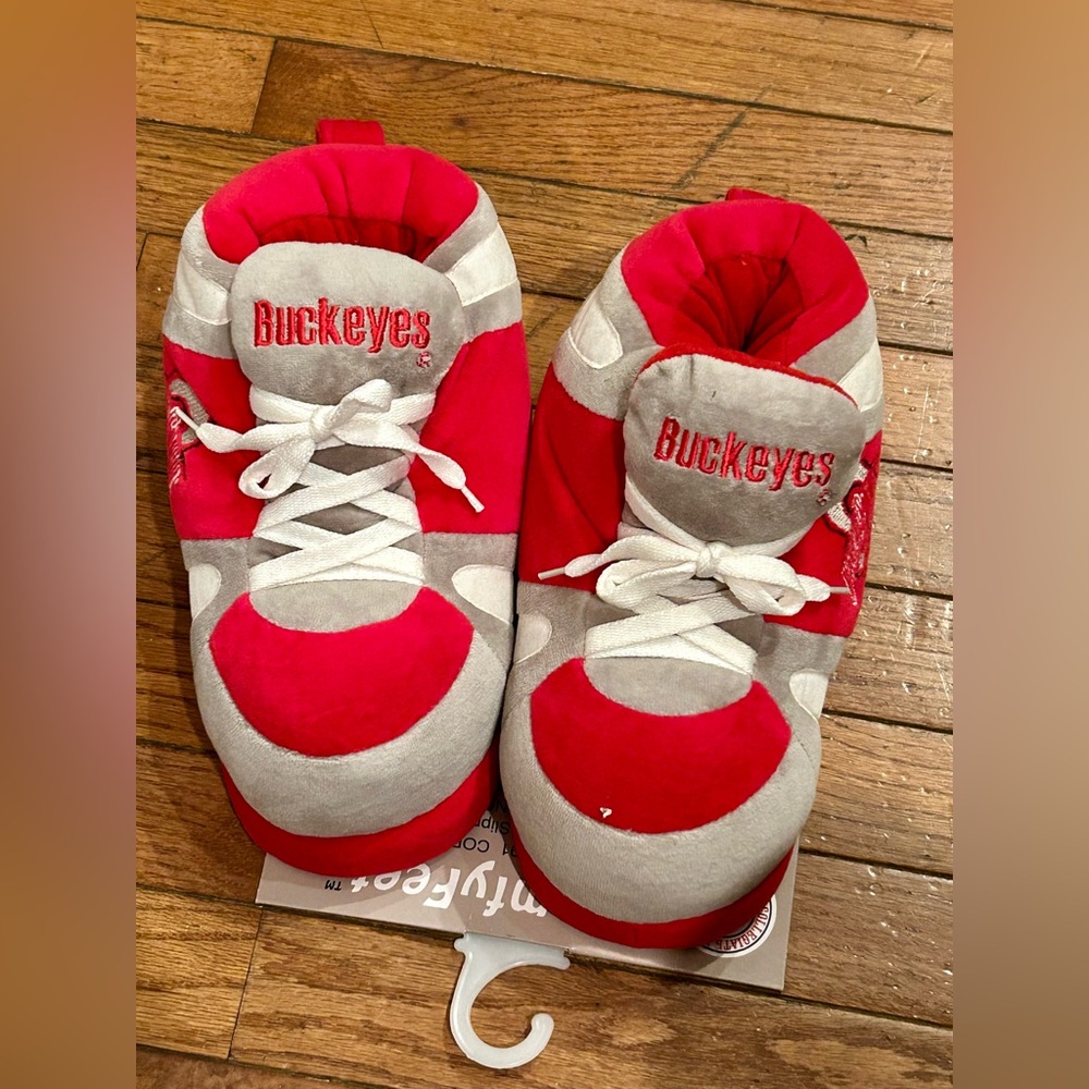 Comfy Feet Las  buckeye Slippers NWT ref multi Sliver Size Medium